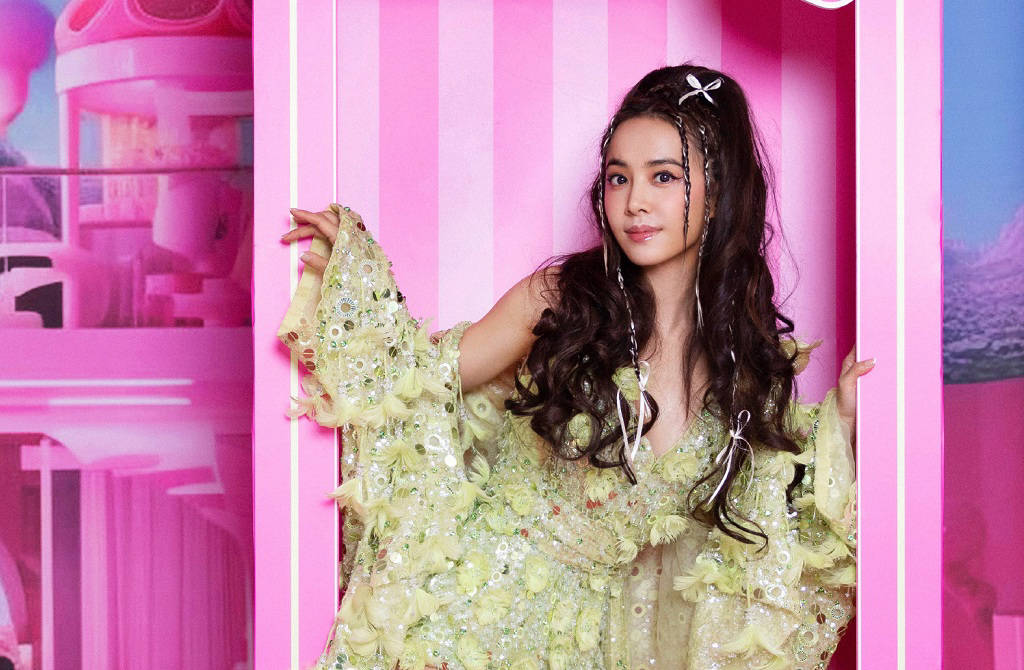 华语天后蔡依林赴湖南卫视跨年晚会年开唱,一连带来〈热冬〉,〈大丈夫