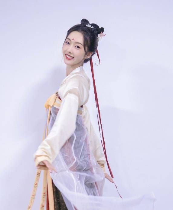 袁冰妍_张予曦_宣璐