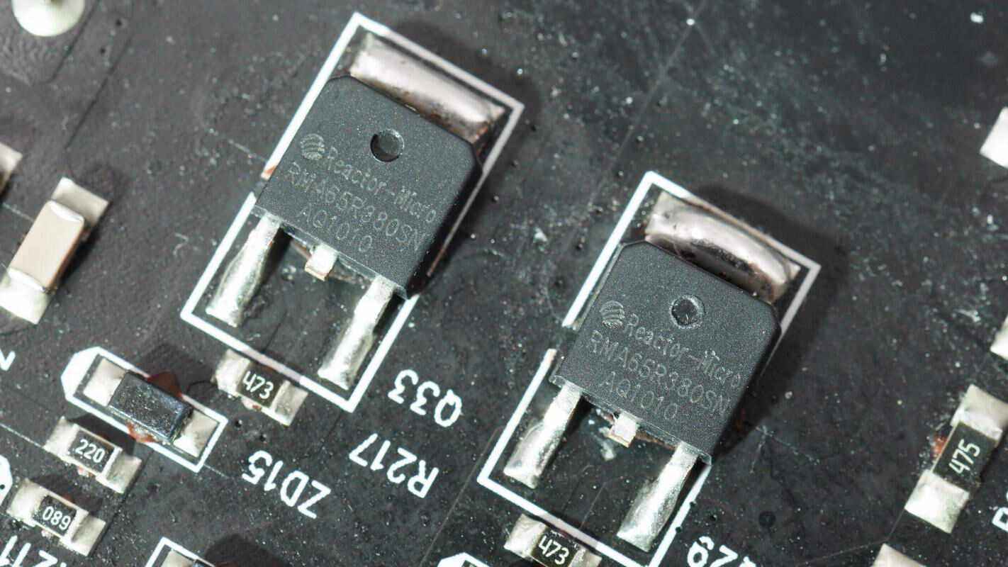 亚成微功率器件助力量产,创维oled自发光壁纸电视主机拆解