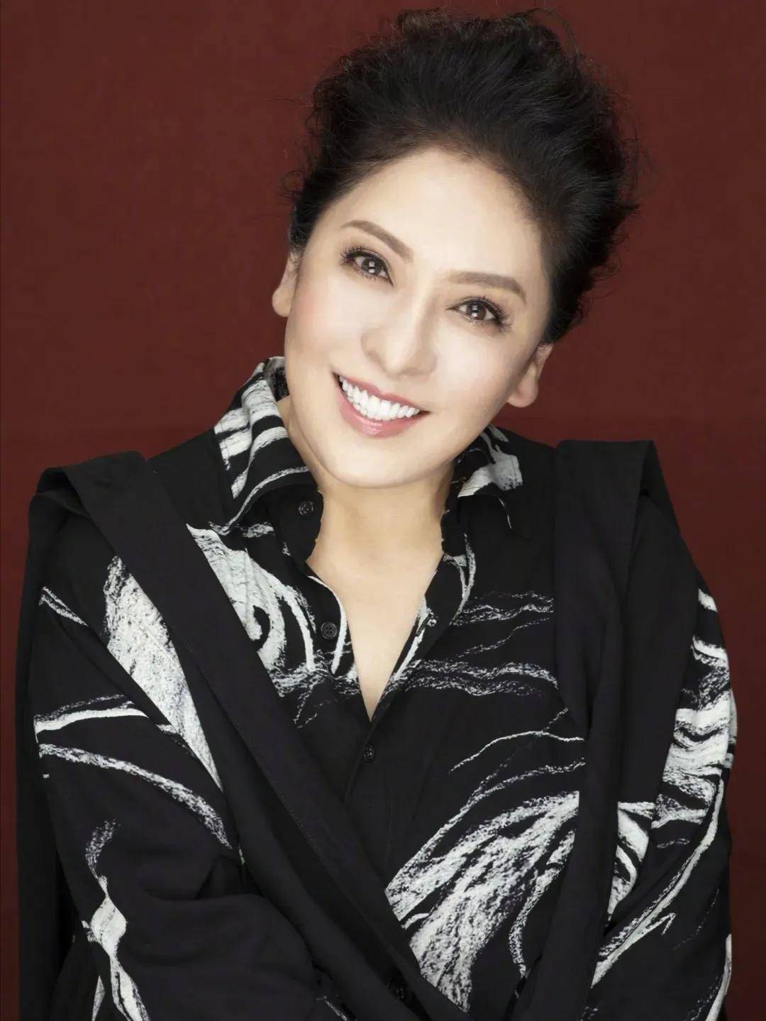 向太陈岚宣布,直播出售十年打造的澳门豪宅,大手笔震惊全网!