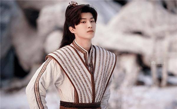 《灵域》将要开播,男主范丞丞帅气不凡,曾与男二号同台竞技!