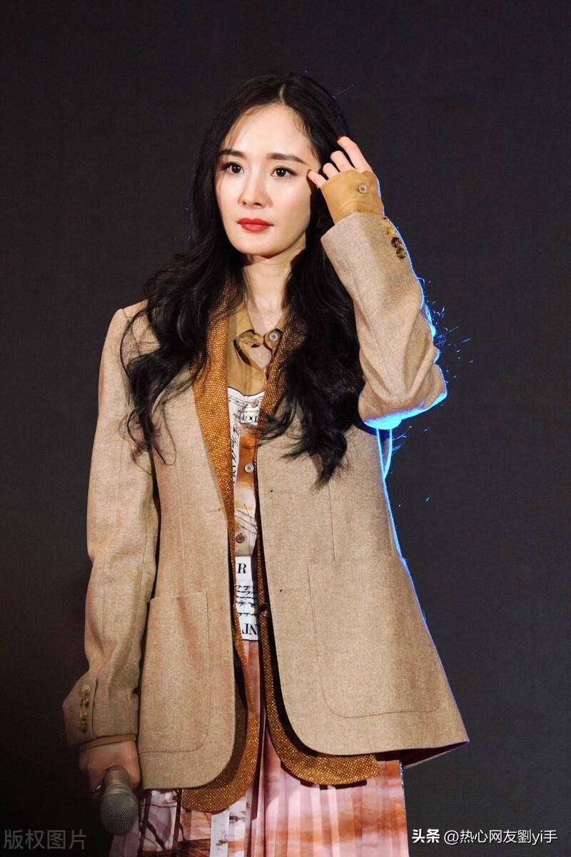 杨幂如何在3年赚到56亿,被陈红踢出京圈后砍断陈飞宇星路?