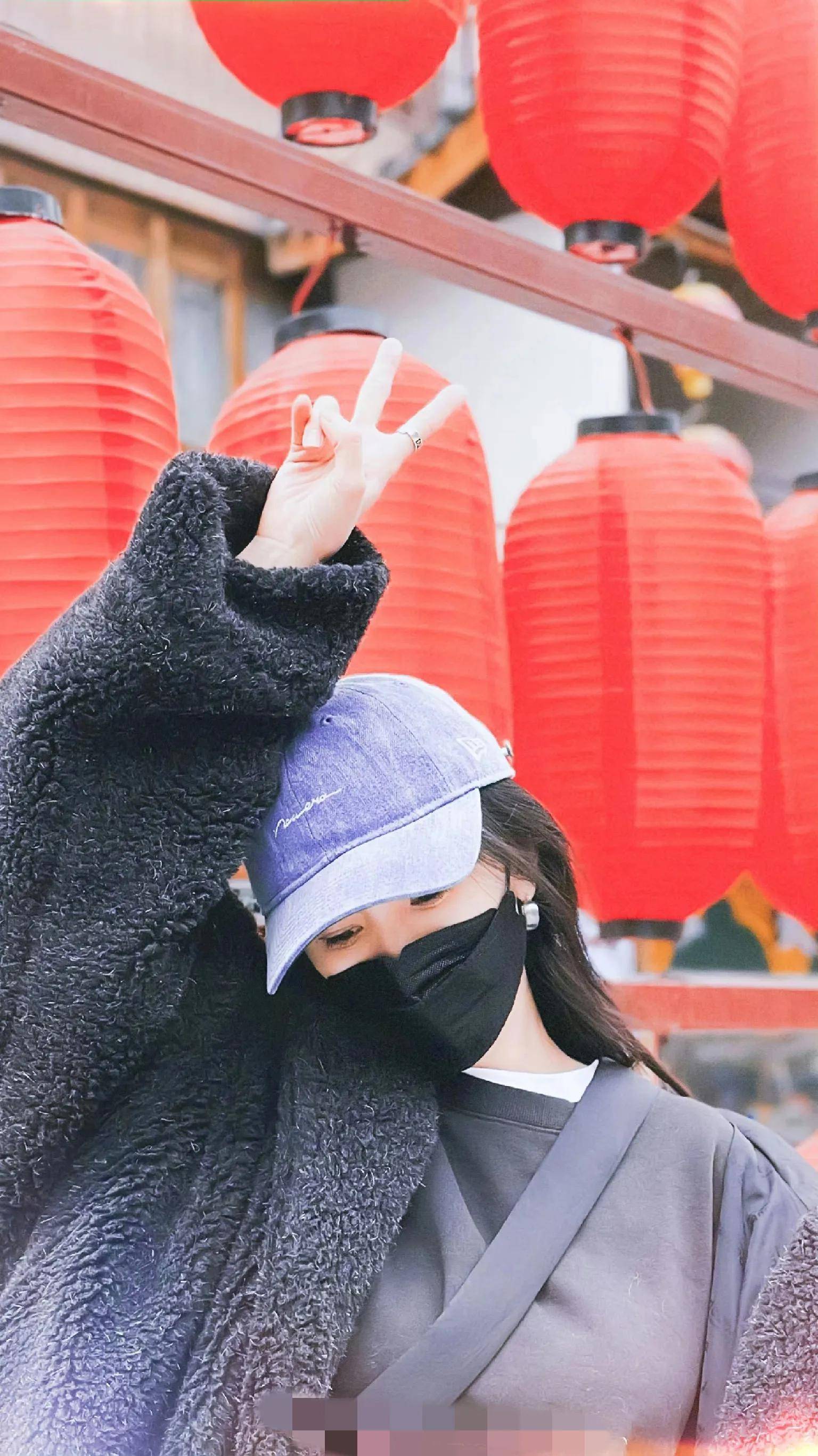 简直不敢相信,杨幂竟然有11个耳洞,其中9个还是一次性打的……_耳朵