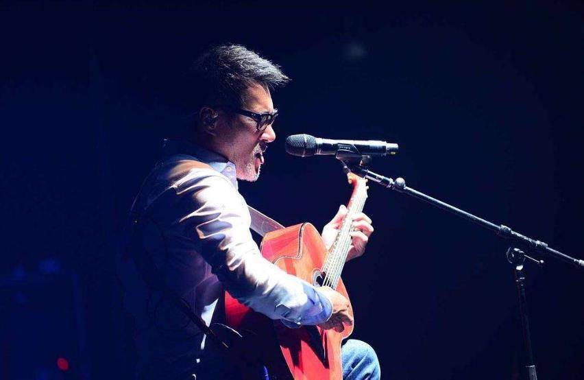 李宗盛抛弃发妻,和林忆莲结婚,如今60岁又娶33岁娇妻_朱卫茵_经历