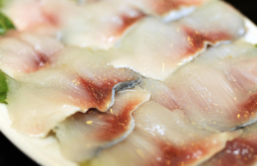 寻味广东:除了顺德鱼生,五华鱼生与潮州鱼生也是人间美味_生鱼片_吃法