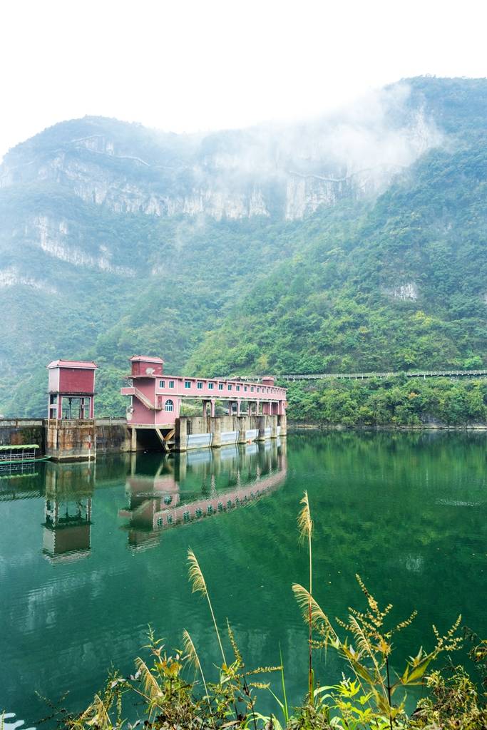 游船画舫大江口湄江旅行画卷游