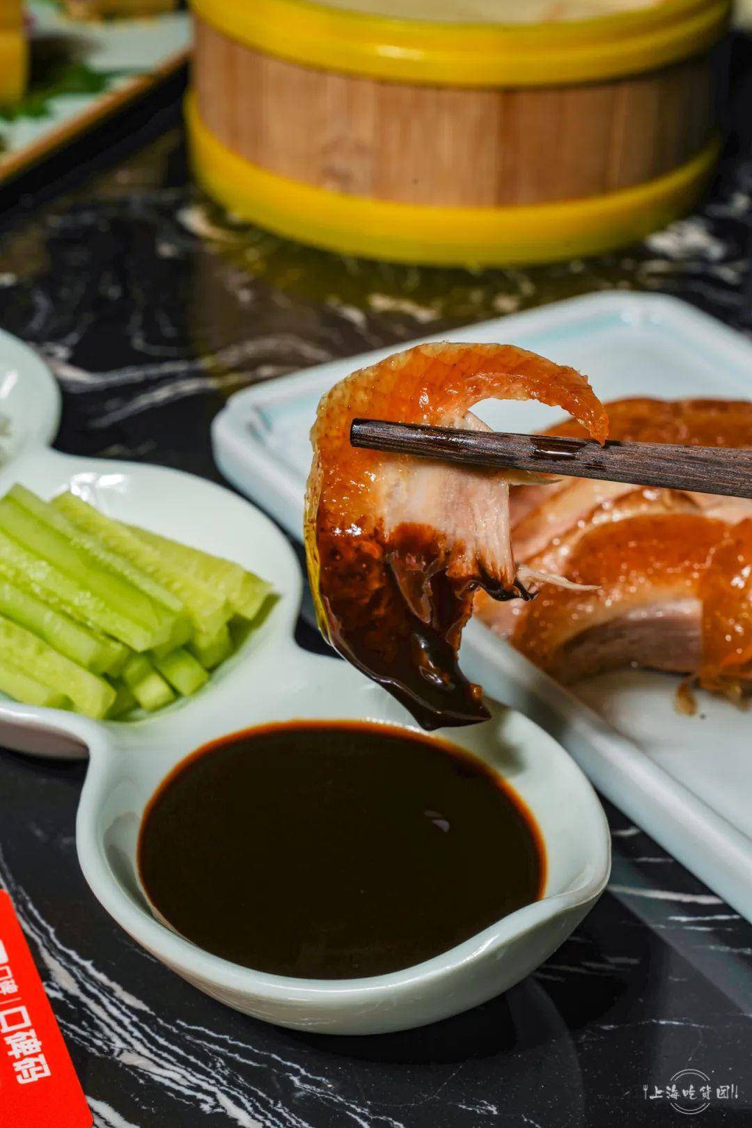 9折!走,我们去故宫屋顶吃烤鸭去!