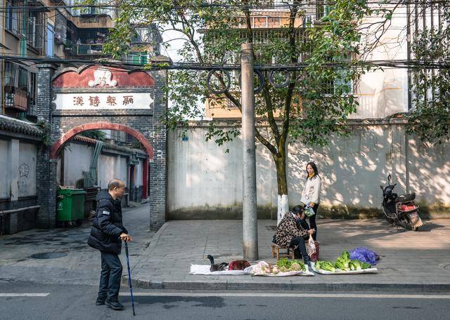 我专门询问了邛崃的朋友哪里值得去的时候,他提到了大北街,提到了兴贤