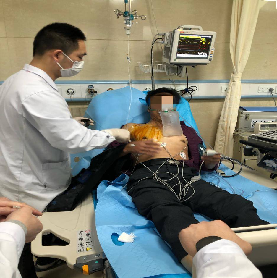 这位急诊小哥哥功夫了得