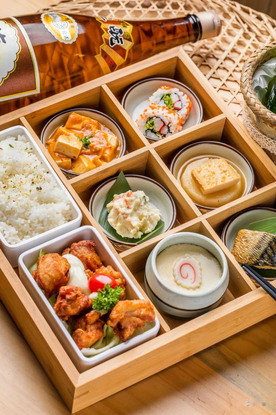 8折!传说中的九宫格日式定食来啦!小仙女快去火了4年的今日饭堂种草!