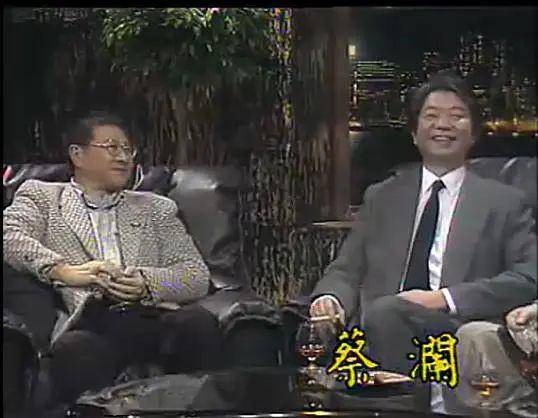 《今夜不设防》与其说是一档脱口秀节目,还不如说是一档成人访谈节目