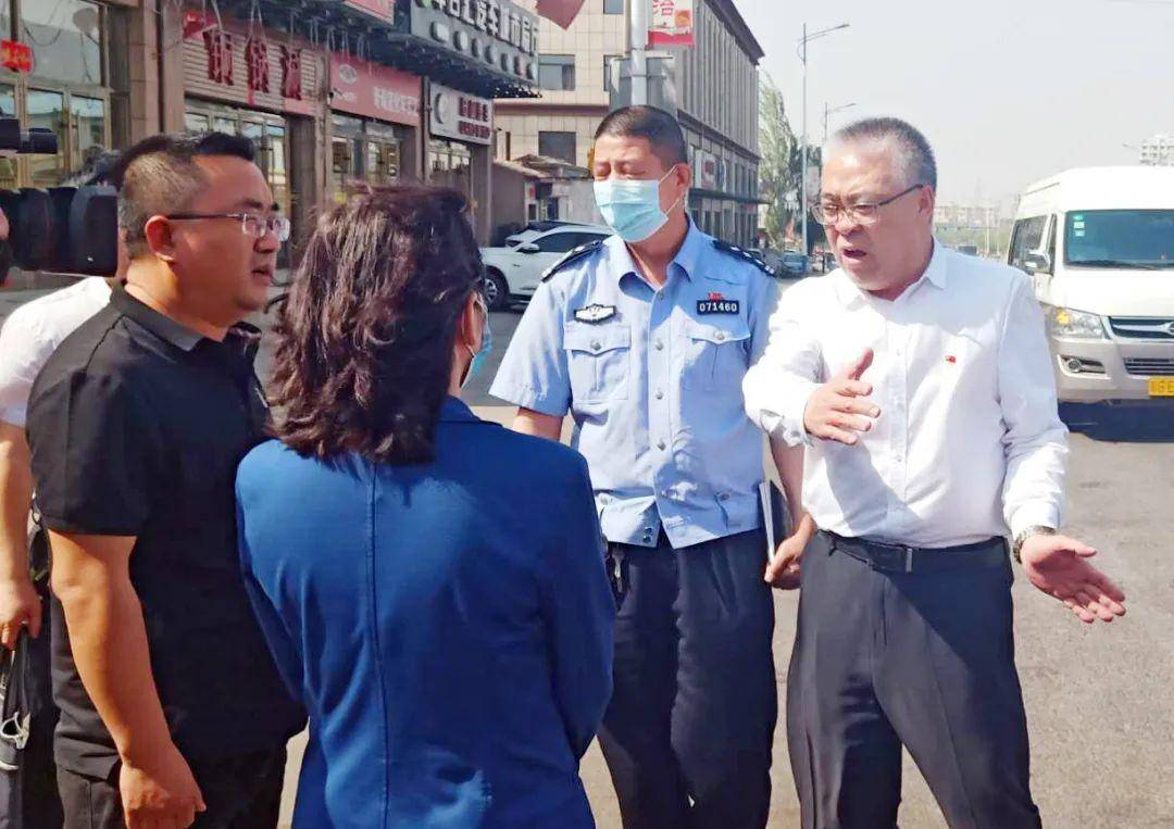 龚海峰督导检查创城工作