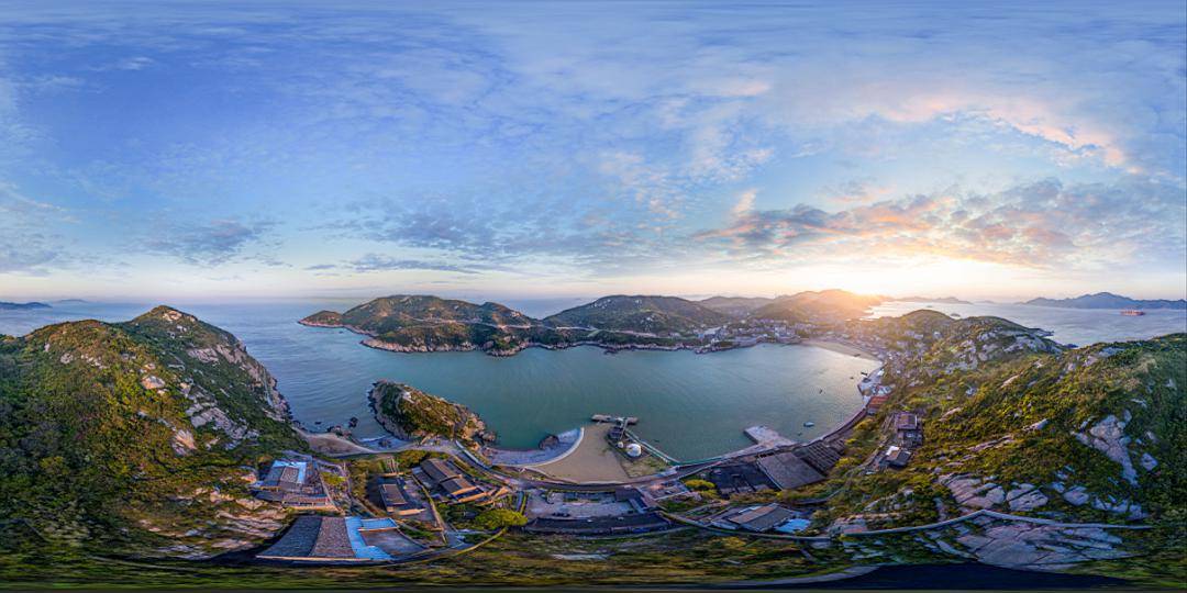 美食:大猫岛网红土豆宴(因季节原因,土豆宴会换成农家海鲜宴) 4.