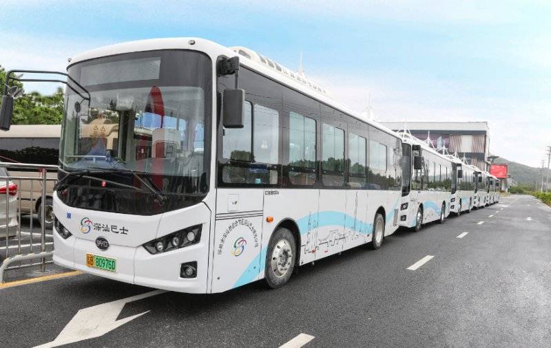 深圳第"10 1"区首批纯电动巴士投用,覆盖8条公交线路