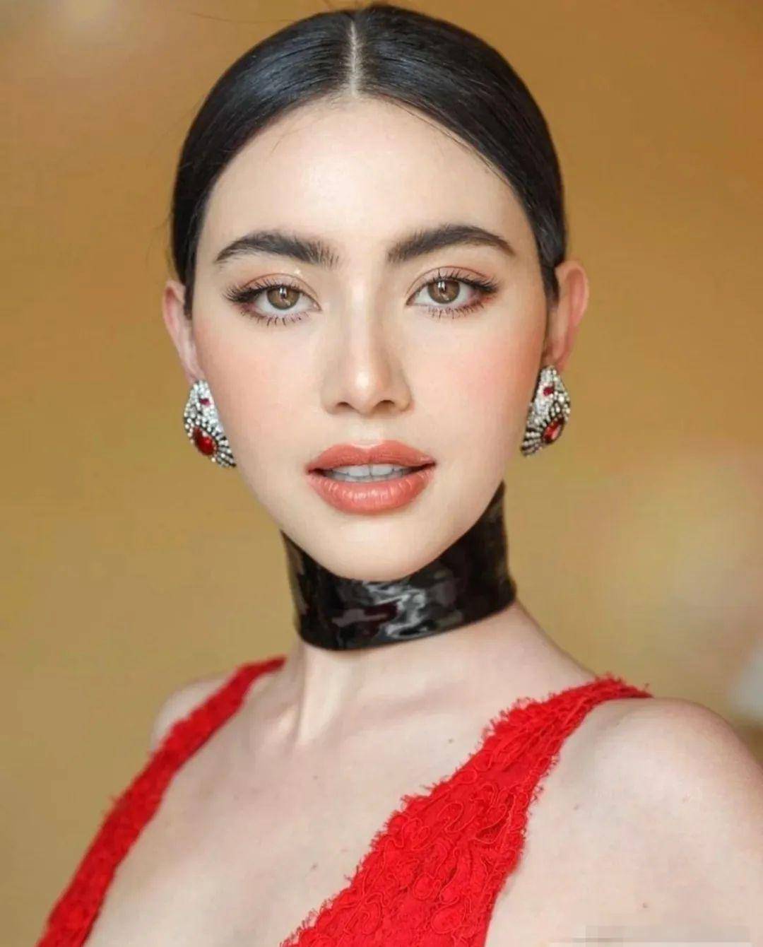 让颜值起飞高级又超a的轻混血泰妆来了