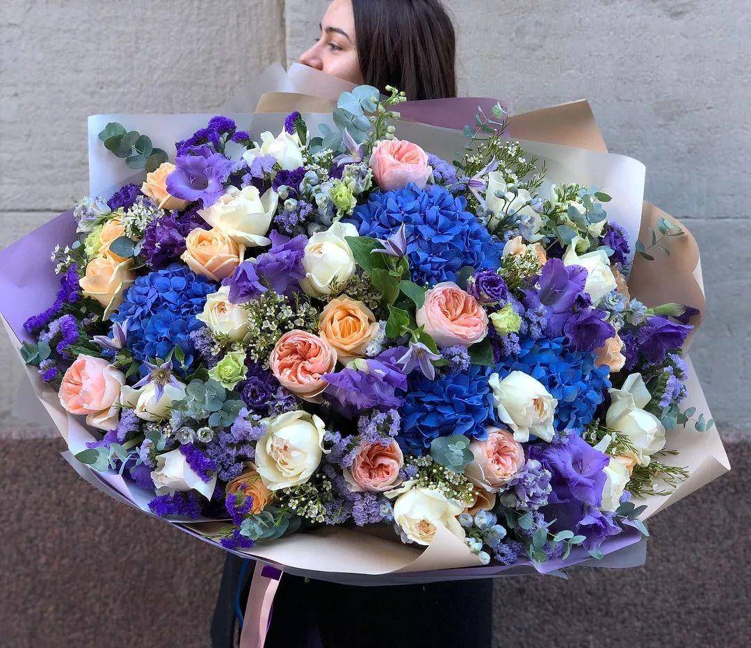 风靡花艺圈的两大花束风格你喜欢哪种