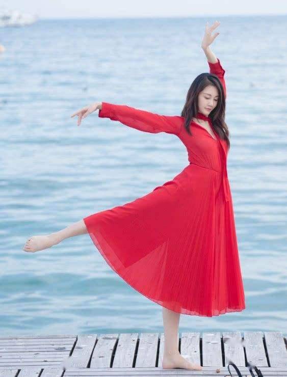 《芳华》女主结婚,三位女演员和她们被放大的戏梦人生_苗苗