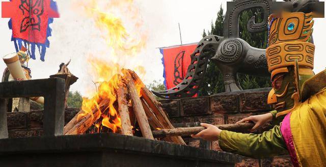 殘忍殷商殺活人祭死人僅甲骨文就記載有15000人用於人祭