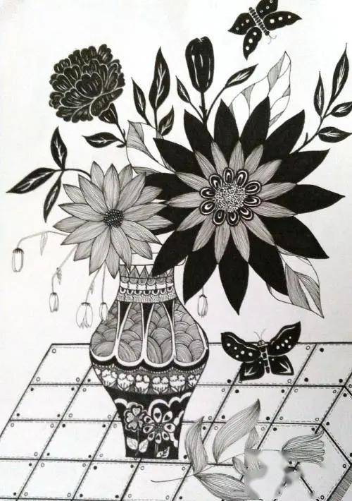 太美了!她用线描画出淡雅的灵魂,宛如水彩曼舞,让人过目难忘