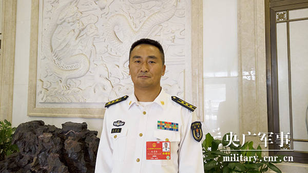 全国人大代表,海军某驱逐舰舰长赵岩泉.李悦摄