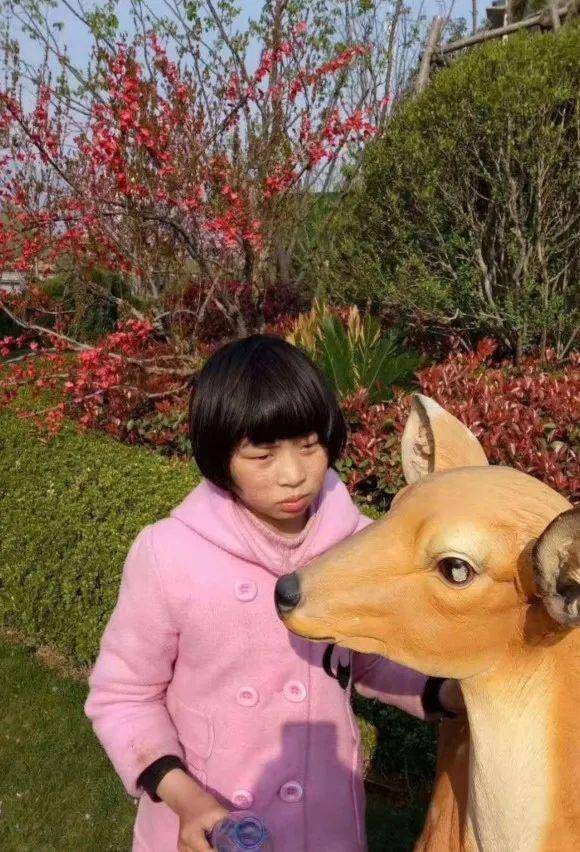 鲍佳音,女,10岁多,不爱说话,昨天下午6:30左右在登封市启母石那里走失