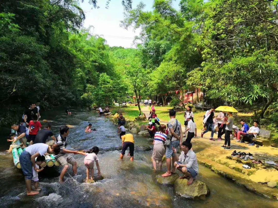 欢乐六一,快带着孩子到凤凰谷风景区玩水去吧