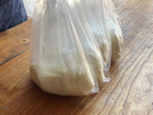 经常喝散装牛奶的人要注意了这样的牛奶多便宜都不能买