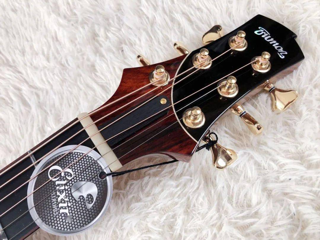 聆听楚门custom吉他 "万物生长"