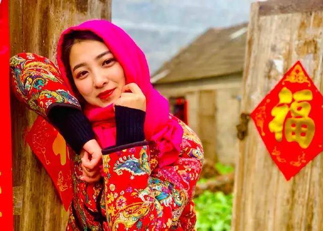 穿上小红袄,就是整个村最靓的仔