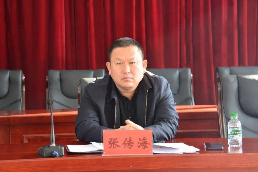 举手通过了机关干部考勤制度(草案),党委副书记李广玉同志从提高认识