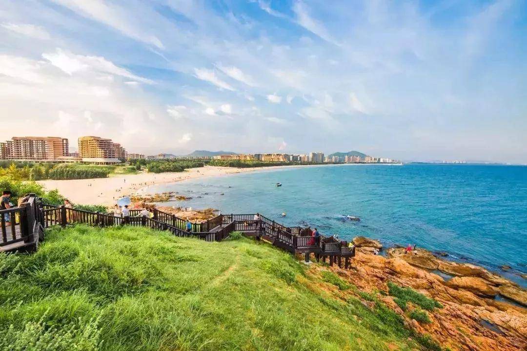 土福湾香水湾温润的海风终年吹着这座滨海小城,把阴