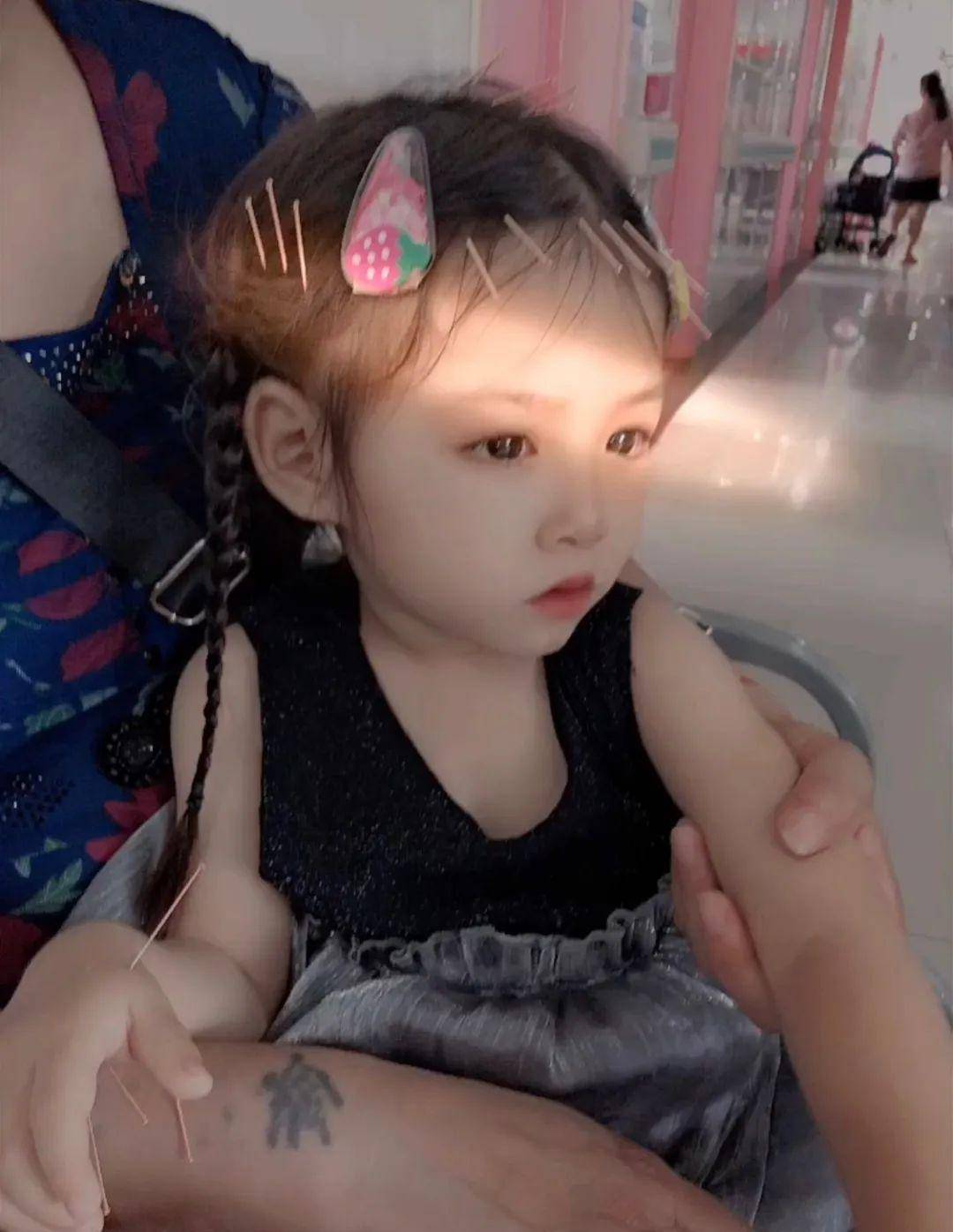 4 岁女童身患怪病不会说话,每天却有上万人来看她