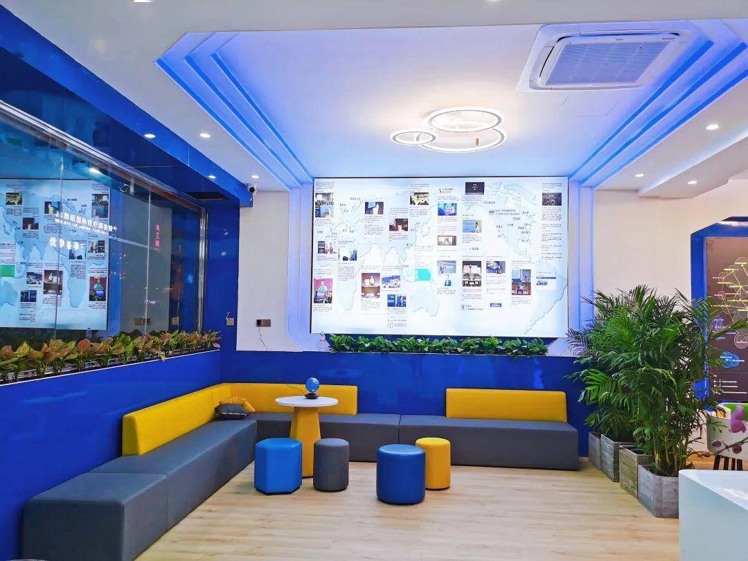 松鼠ai智适应教育强势进驻都安松鼠ai提分快请你系好安全带