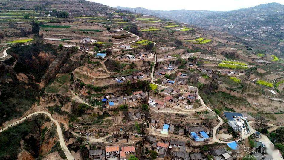 五龙镇:勠力同心战贫困