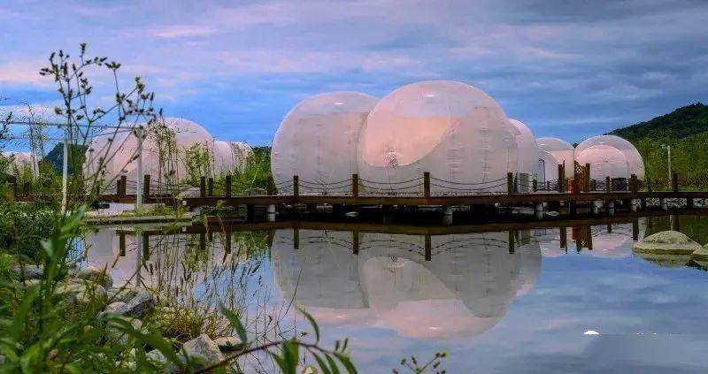 私藏在彭州山水间的泡泡屋,许你"躺看"一片星空云海