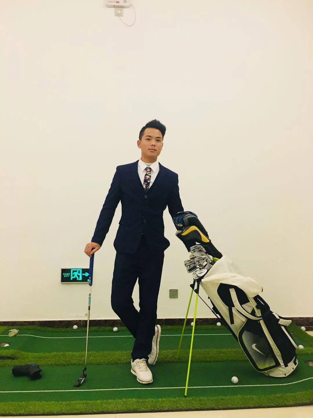 2019年度中国十佳教练海南高尔夫20年功勋人物海南首位男子职业球员