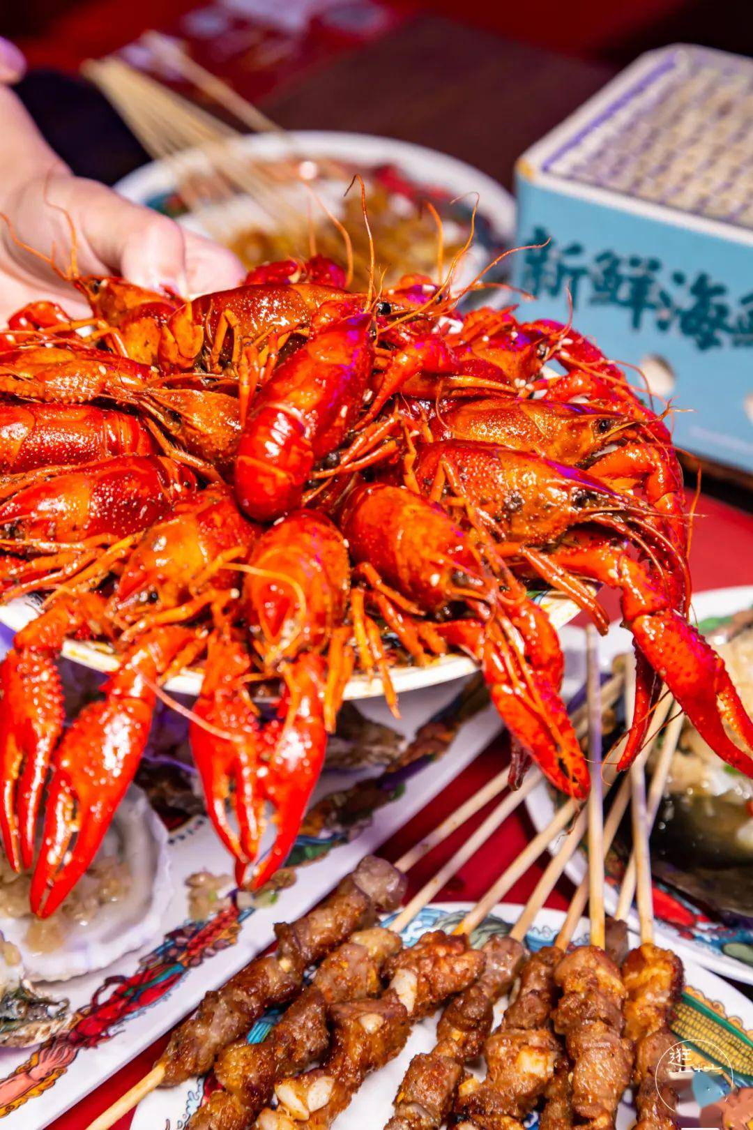 六月超值龙虾季,还有青岛直运海鲜烧烤,一次吃到爽!