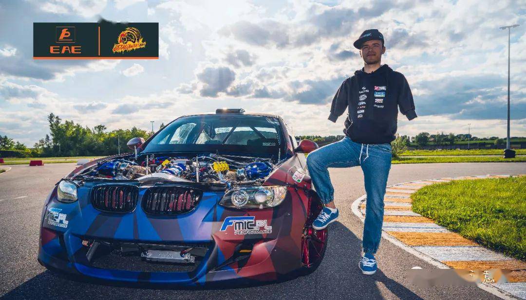 艾沃意特倾情赞助世界唯一无臂漂移赛车手ostaowski,助其驰骋赛场