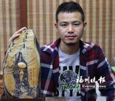 两年前,连江雕刻家林贤乐慧眼识珠,将这座旧房子