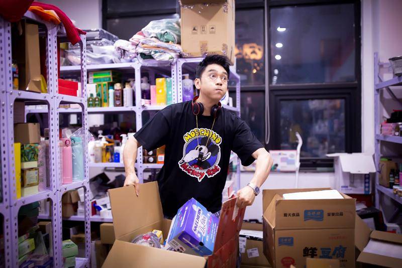 原创一场直播带货上千万,林依轮的秘诀只有两个字