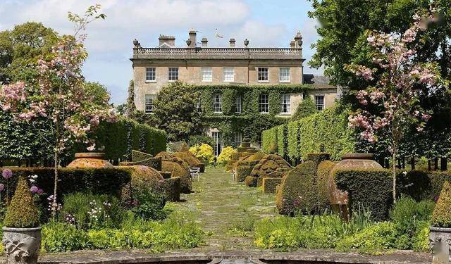 他放弃王位花30年将450万㎡荒地打造成世界最美庄园