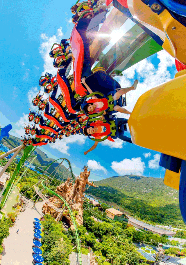 滑过高空吧~挑战冰山过山车和鹦鹉过山车,久别重逢肯定别有一番滋味吧