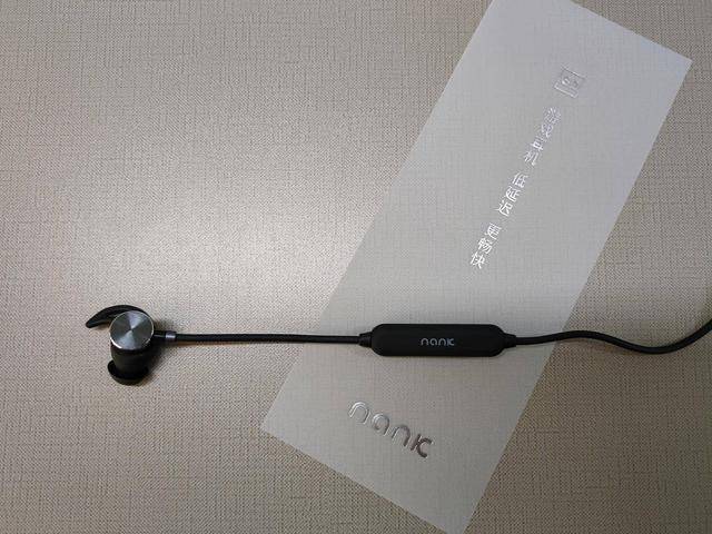 南卡s2蓝牙游戏耳机:低延迟游戏体验更佳_micro-usb