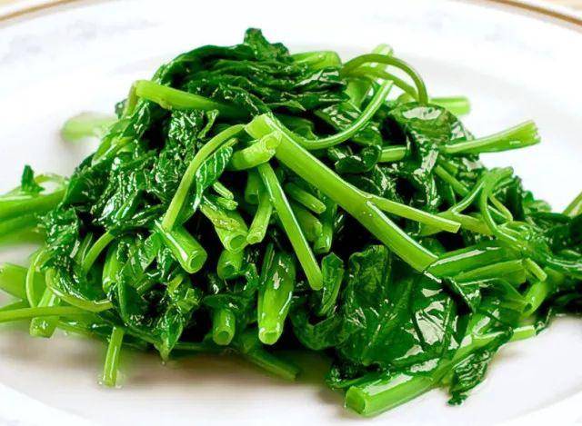 炒ong菜一出锅就变黑大厨教你几招蕹菜又脆又嫩不发黑