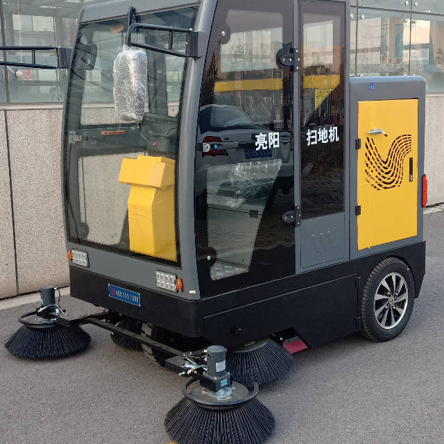 亮阳扫地机