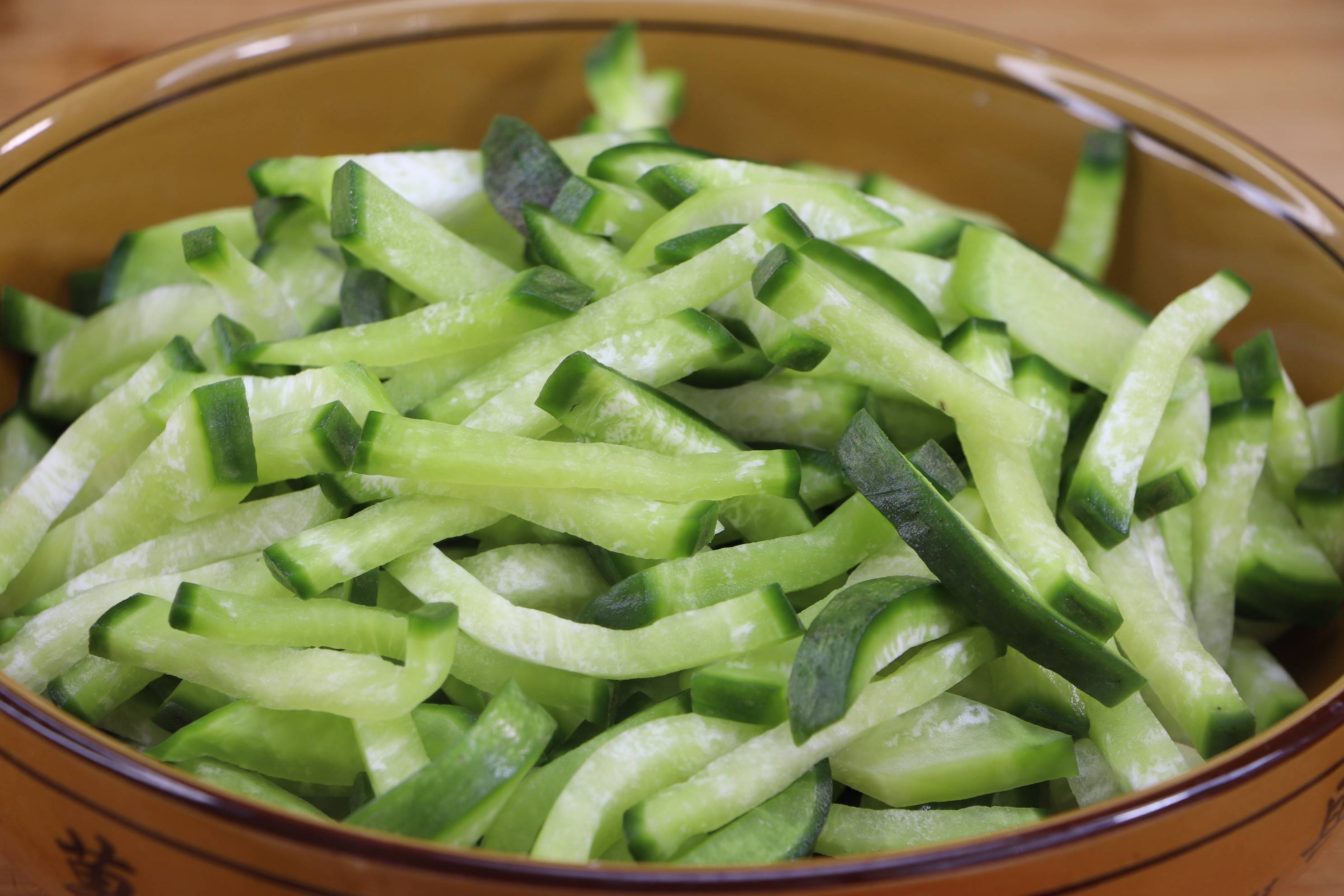 腌萝卜条别只放盐了教你一招脆爽可口香辣开胃好吃又下饭