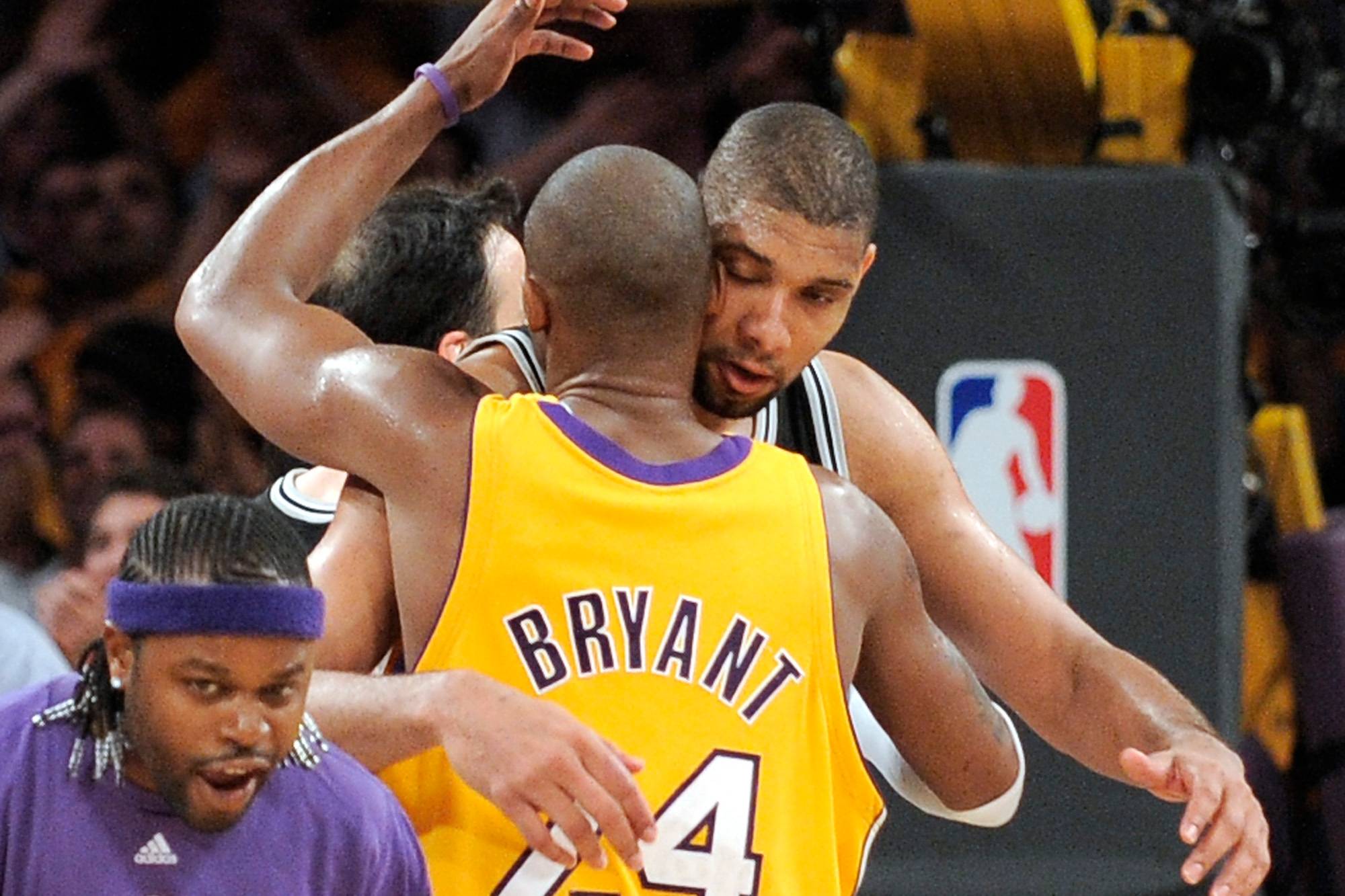 nba2k16湖人王朝一生宿敌科比与邓肯的首次交手