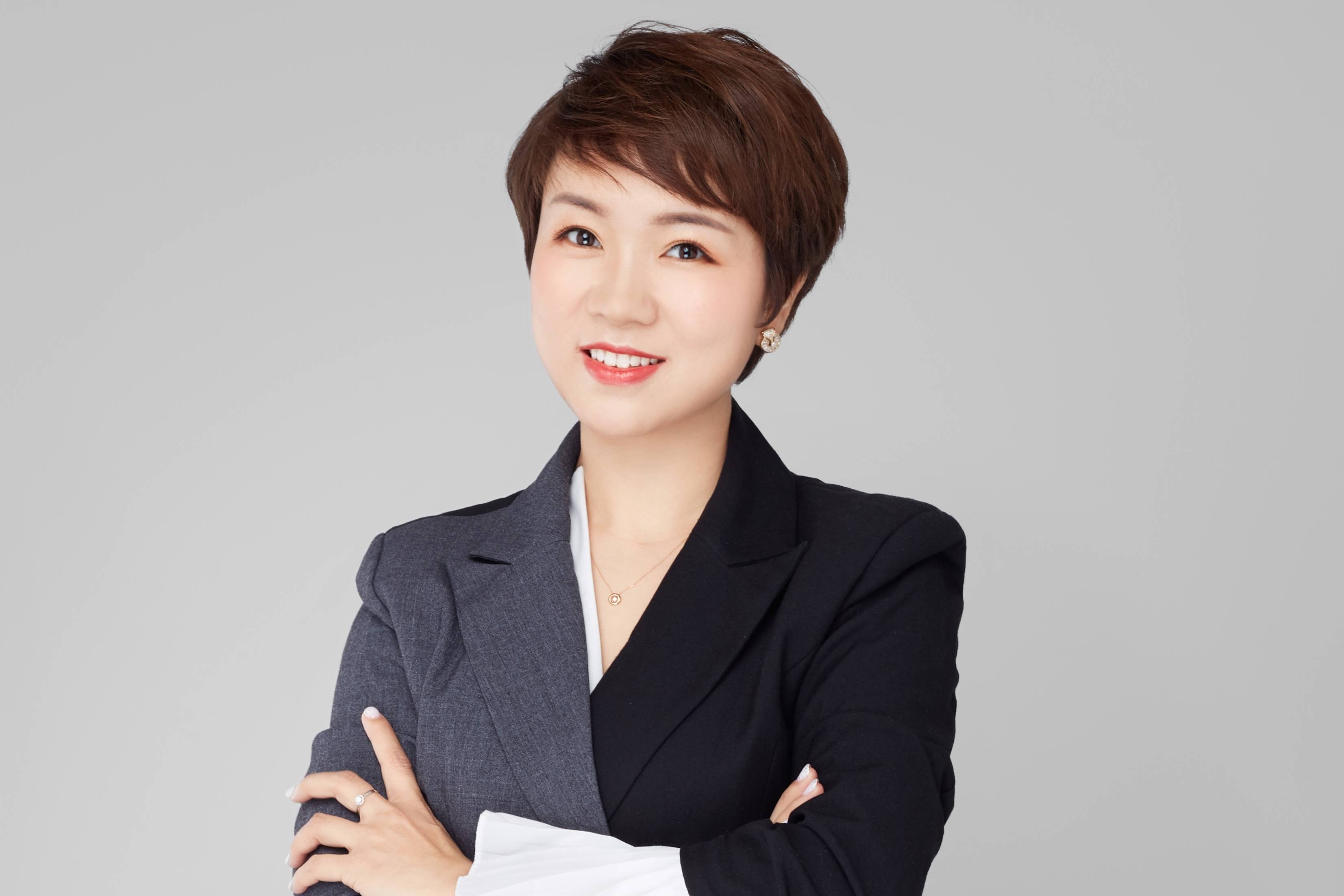 80后二胎宝妈Lucky微信创业买宝马5系_事业