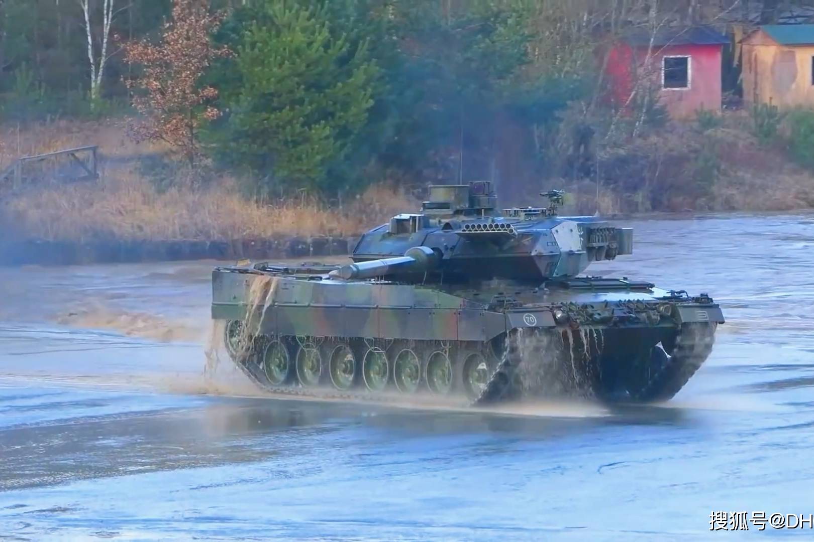 豹2a5主战坦克机动演示
