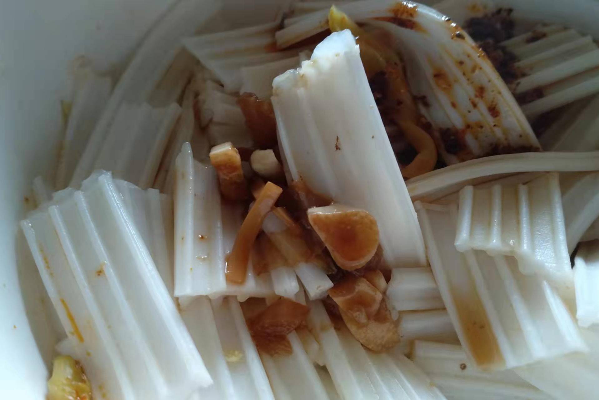 清爽可口的凉拌芋头粉,既好吃又好做,美味极了